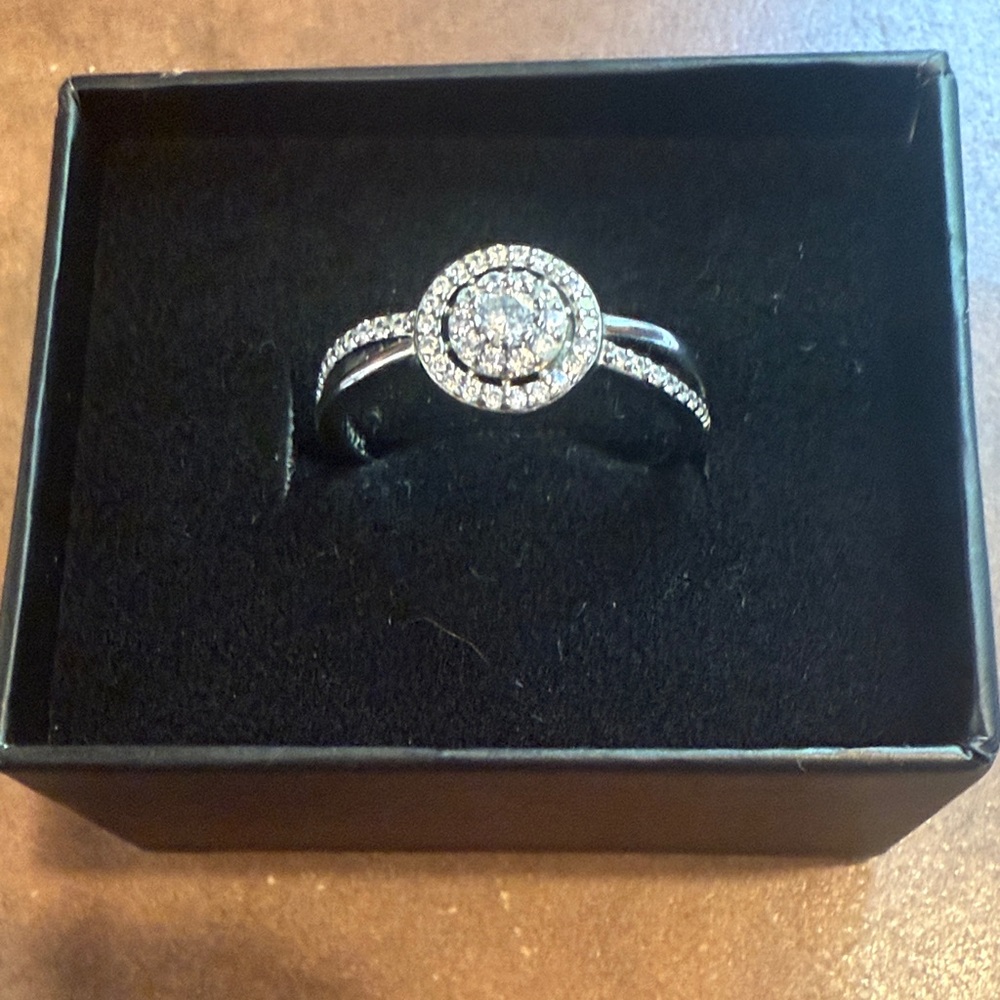 Ring, Silver Halo fashion ring